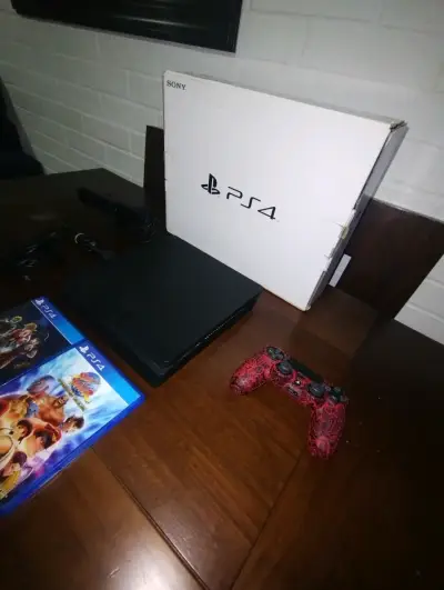 Consola Sony PS4 con juegos y control - miniatura 3