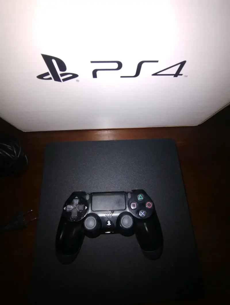 Consola Sony PS4 con juegos y control - 5