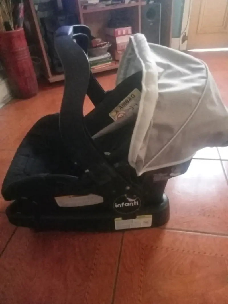 Silla de Auto para Bebé Infanti Negra - 2