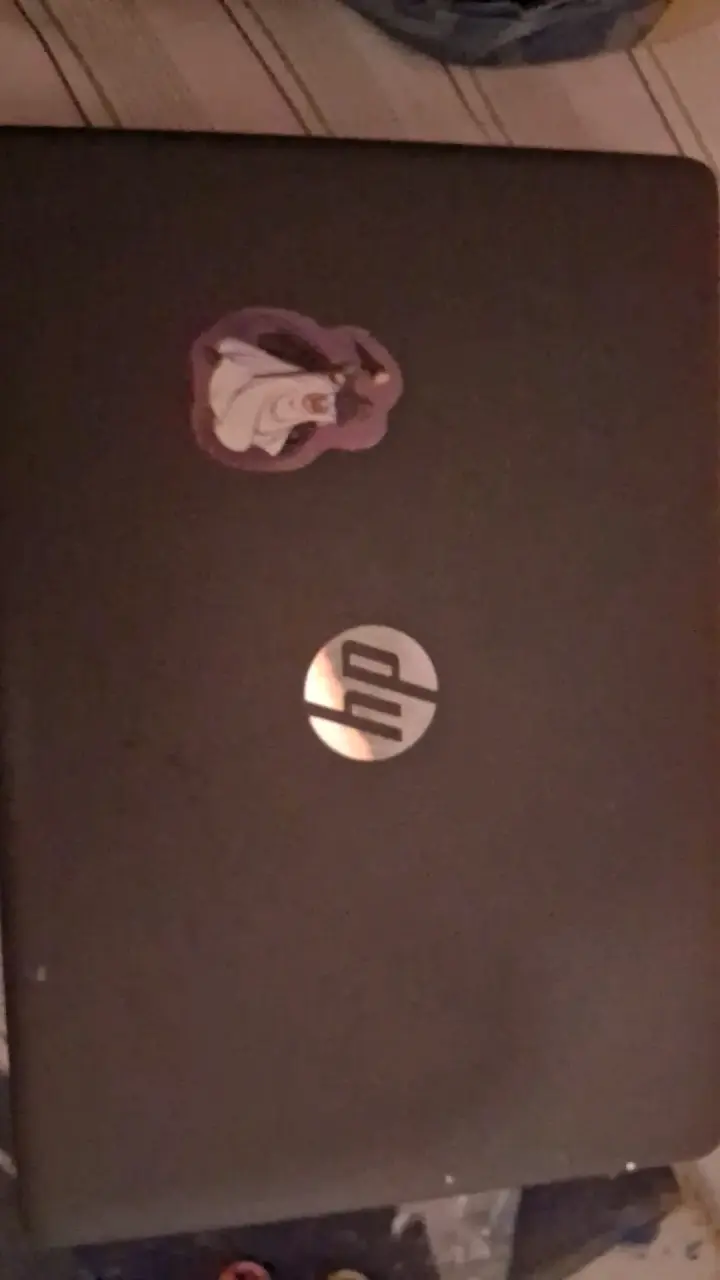 Notebook HP con diseño compacto - 1