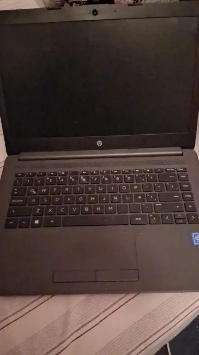 Notebook HP con diseño compacto - miniatura 2