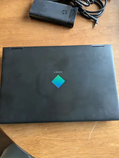 Laptop HP Omen 15 con i7 y RTX 2070 - miniatura 1