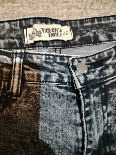 Jeans cargo grises con bolsillos - miniatura 3