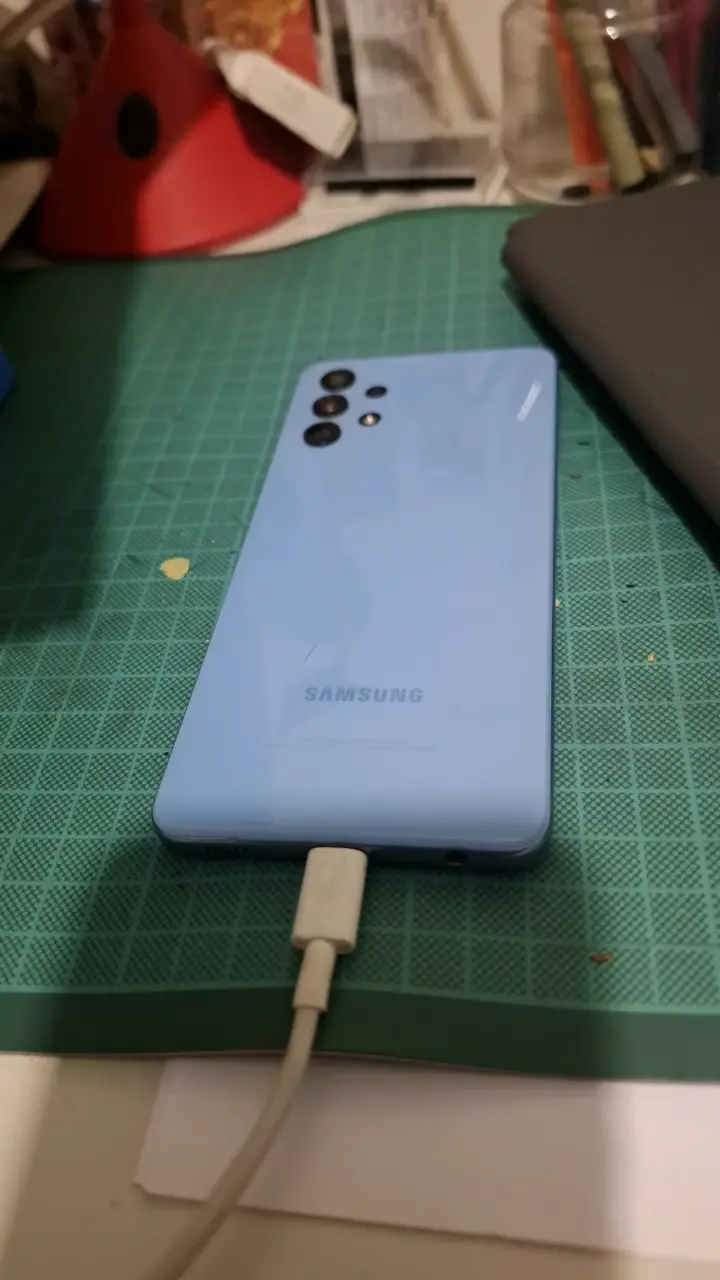 Smartphone Samsung Galaxy A32 azul en buen estado - 3