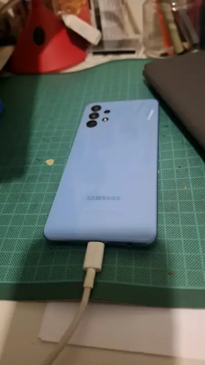 Smartphone Samsung Galaxy A32 azul en buen estado - miniatura 3