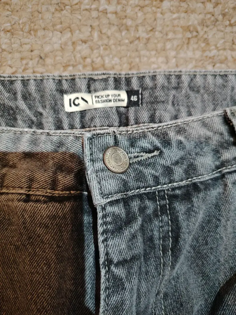 Jeans grises con diseño de estrellas desgastadas - 3