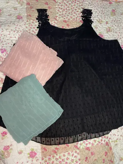 Conjunto de blusas Shein en varios colores - miniatura 1