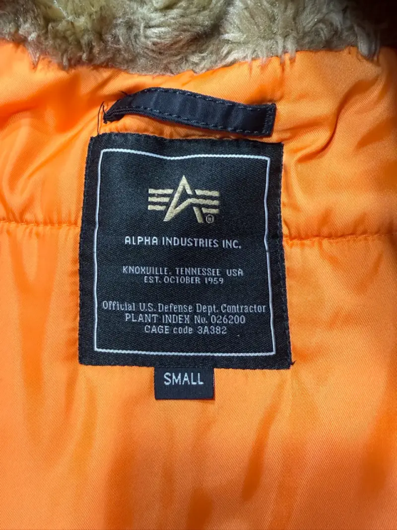 Parka de invierno Alpha Industries con capucha - 4