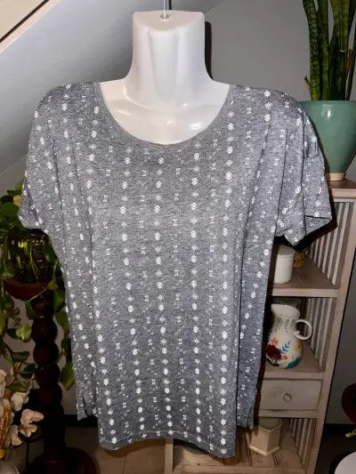 Polera Esprit gris con estampado - miniatura 1