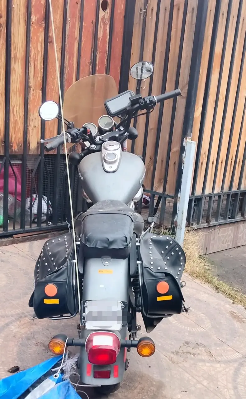 Moto Keeway Superlight 200cc con alforjas - 1