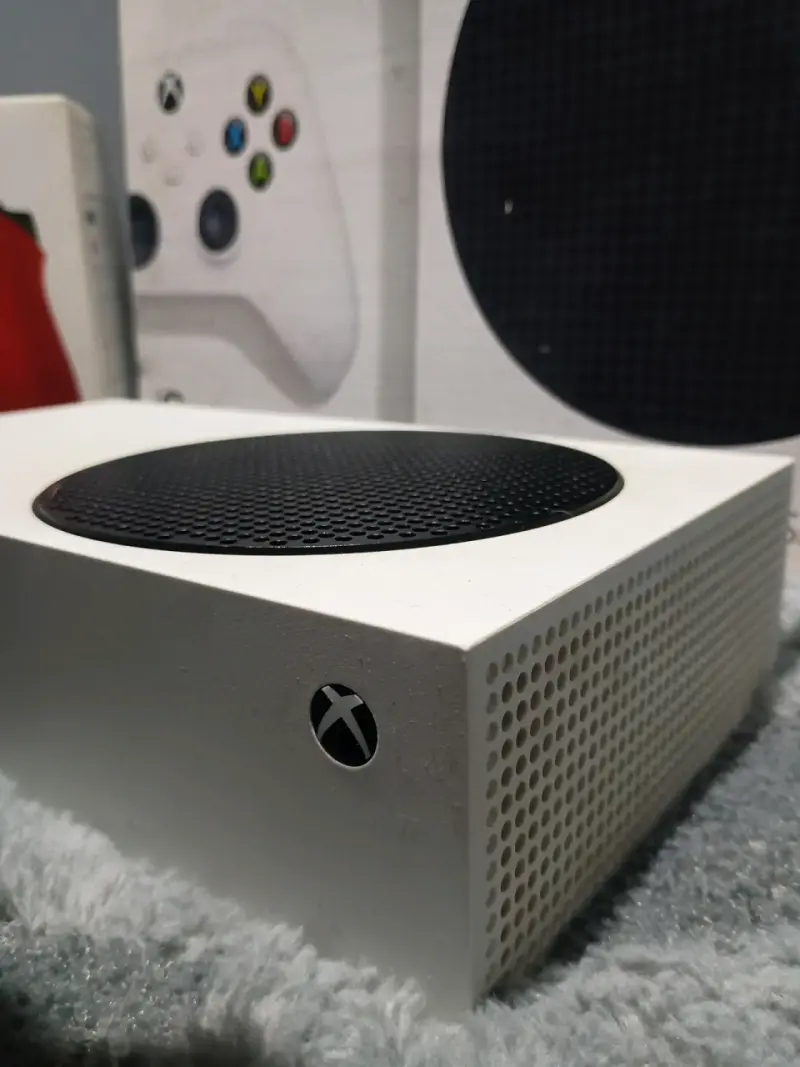 Consola Xbox Series S con Control Pulse Red - 2