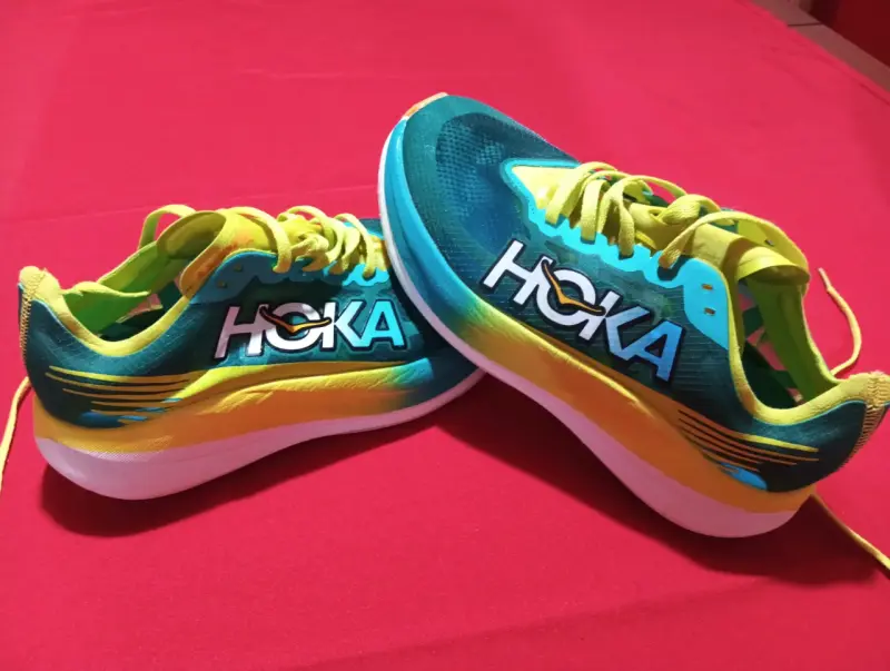 Zapatillas deportivas Hoka One One coloridas