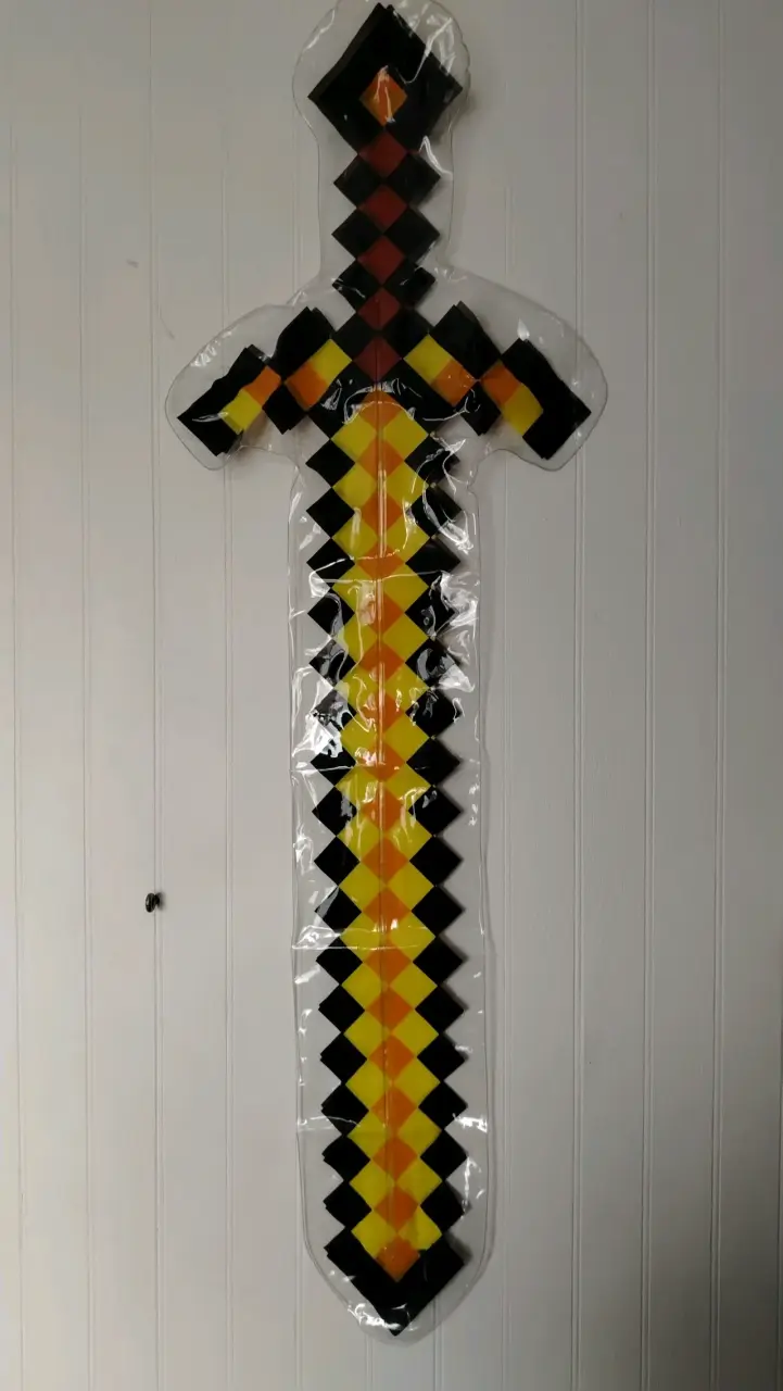 Espada de juguete inflable pixelada para niños