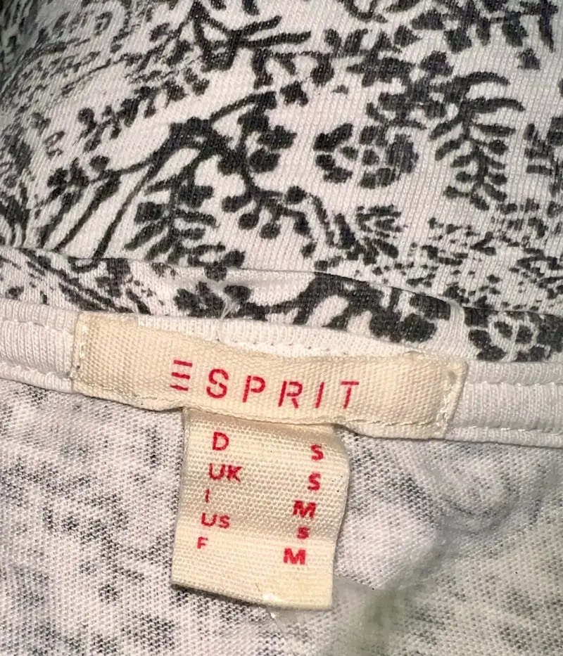 Polera Esprit estampada en blanco y negro - 3