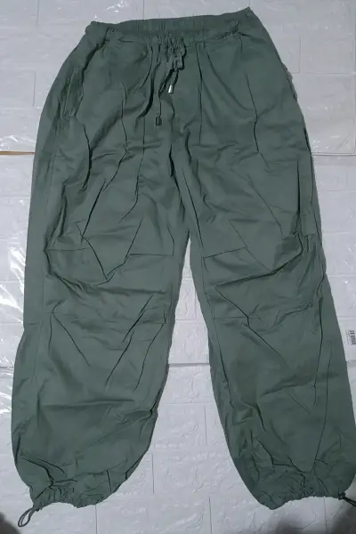 Pantalones jogger verde unisex con ajuste elástico - miniatura 1