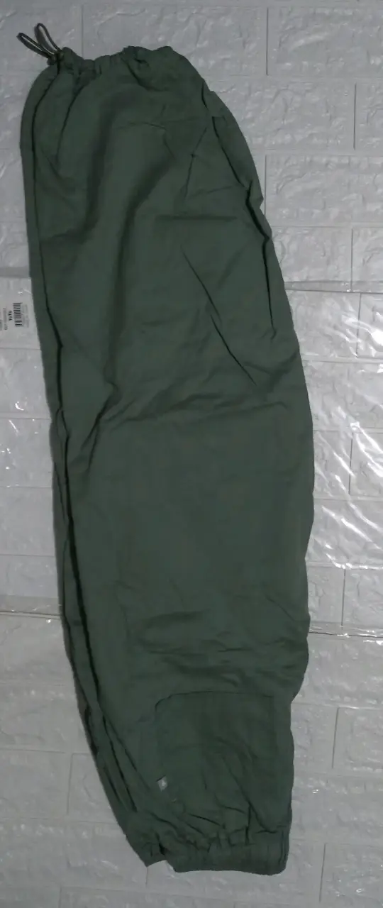 Pantalones jogger verde unisex con ajuste elástico - 3
