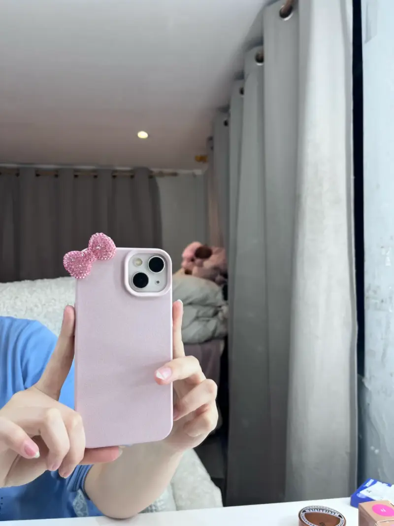 Funda de hello kitty iPhone 13 y 14 - 1