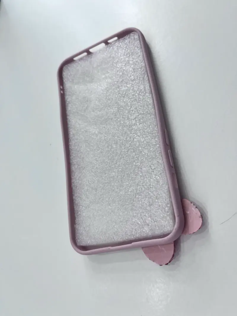 Funda de hello kitty iPhone 13 y 14 - 3