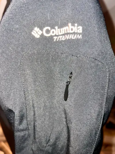 Chaqueta Softshell Negra Columbia Titanium - miniatura 2