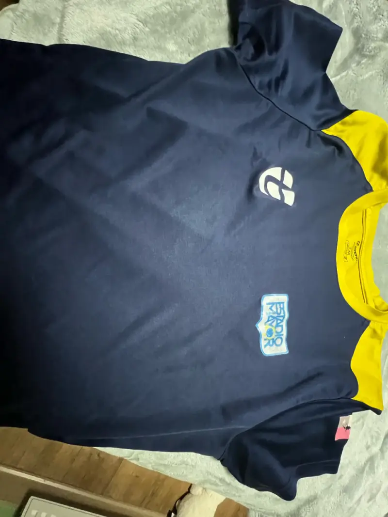 Polera deportiva Estadio Mayor azul y amarilla - 2