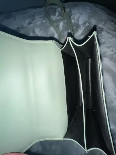 Cartera verde menta con diseño de corazón - miniatura 4