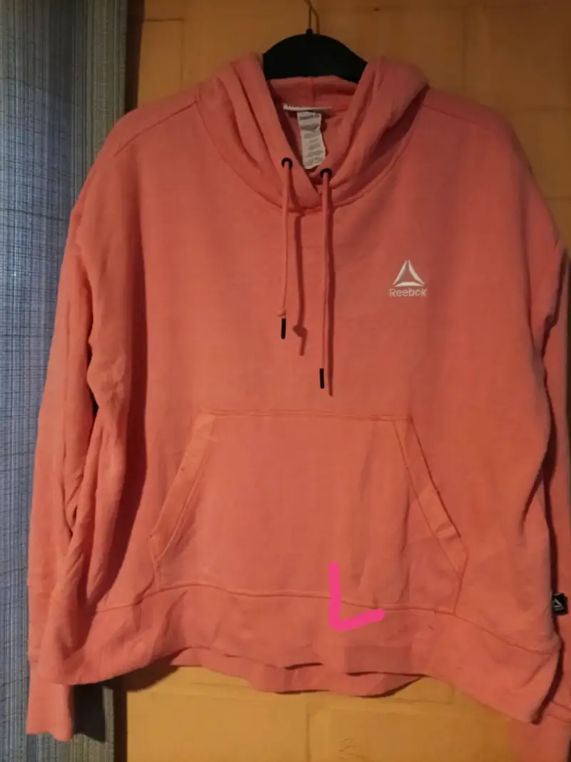 Polerón Reebok coral con capucha