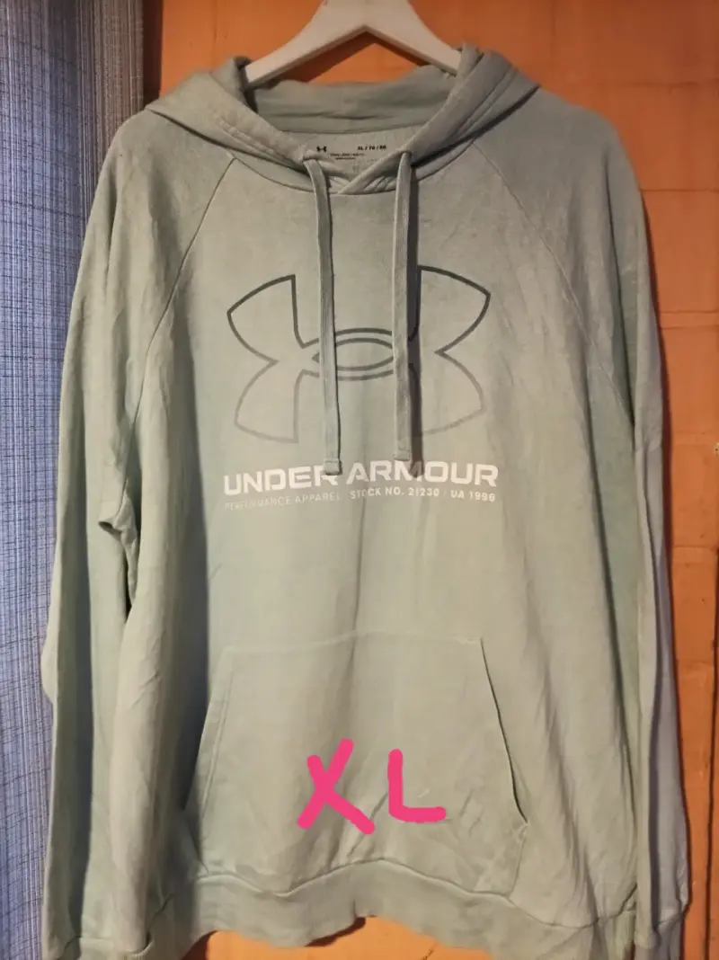 Polerón con capucha Under Armour verde talla XL