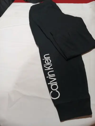 Pantalones deportivos Calvin Klein negros - miniatura 1