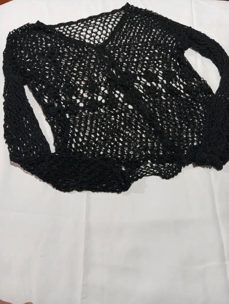 Chaleco tejido negro de malla para mujer