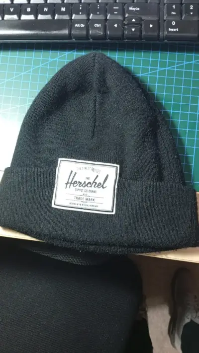 Gorro negro Herschel unisex - miniatura 3