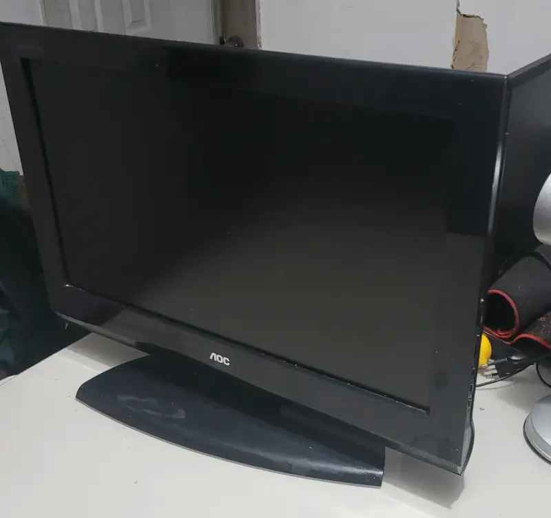 Televisor AOC LCD 26' pulgadas - 2