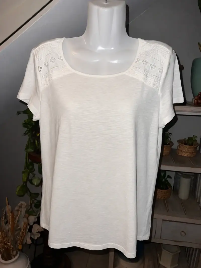 Polera Esprit blanca con encaje - 1