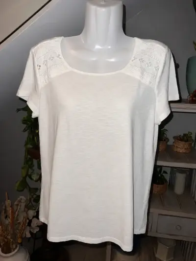 Polera Esprit blanca con encaje - miniatura 1