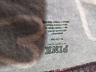 Polera manga larga PINK con diseño de corazones - miniatura 2
