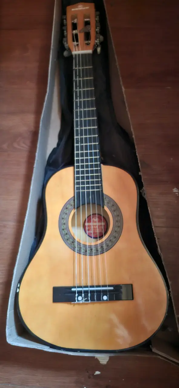 Guitarra INFANTIL clásica acústica de madera - 1