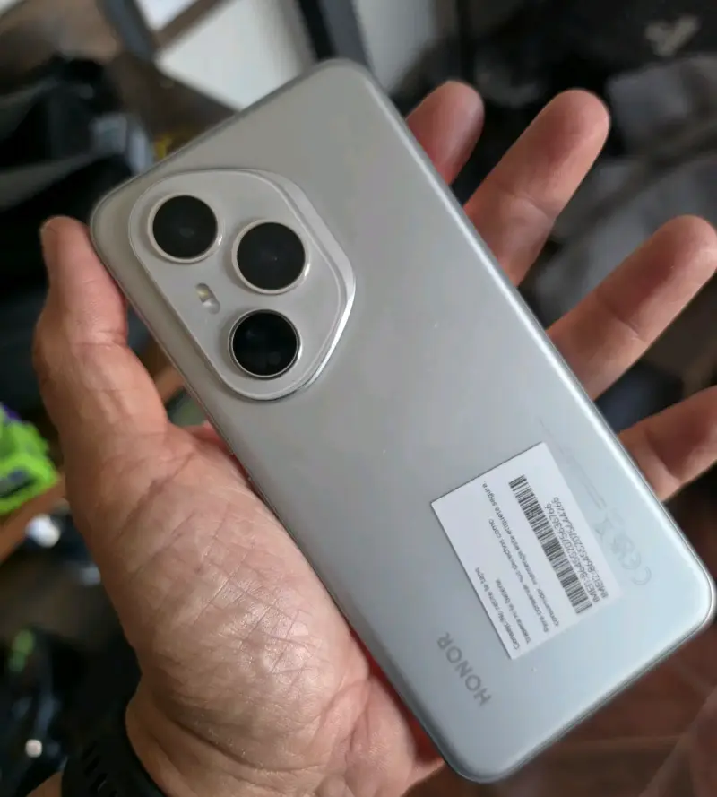 Smartphone Honor 400 pro con funda y cargador - 2
