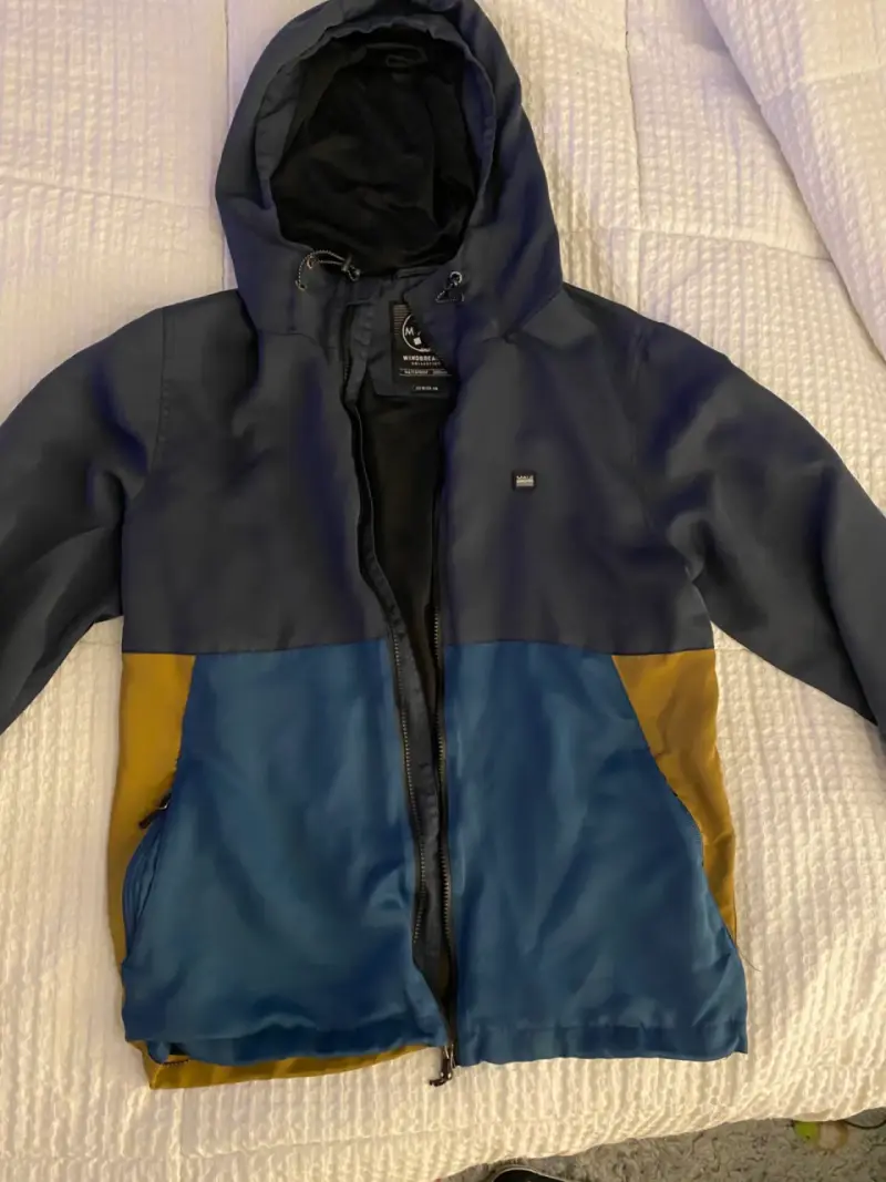Chaqueta cortaviento Maui and Sons azul y amarilla - 1