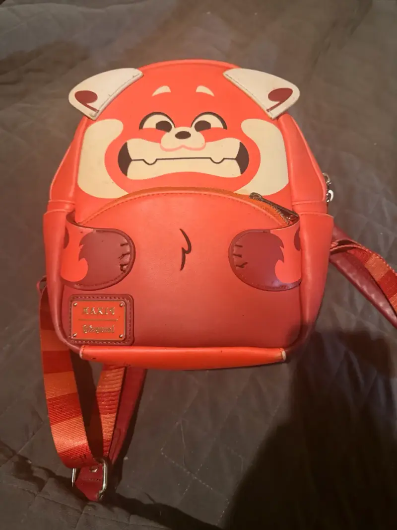 Loungefly Mochila Turning Red Panda - 2