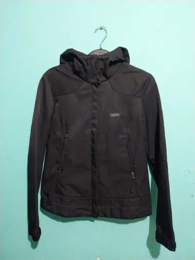 Chaqueta negra Softshell mossimo para mujer - miniatura 1