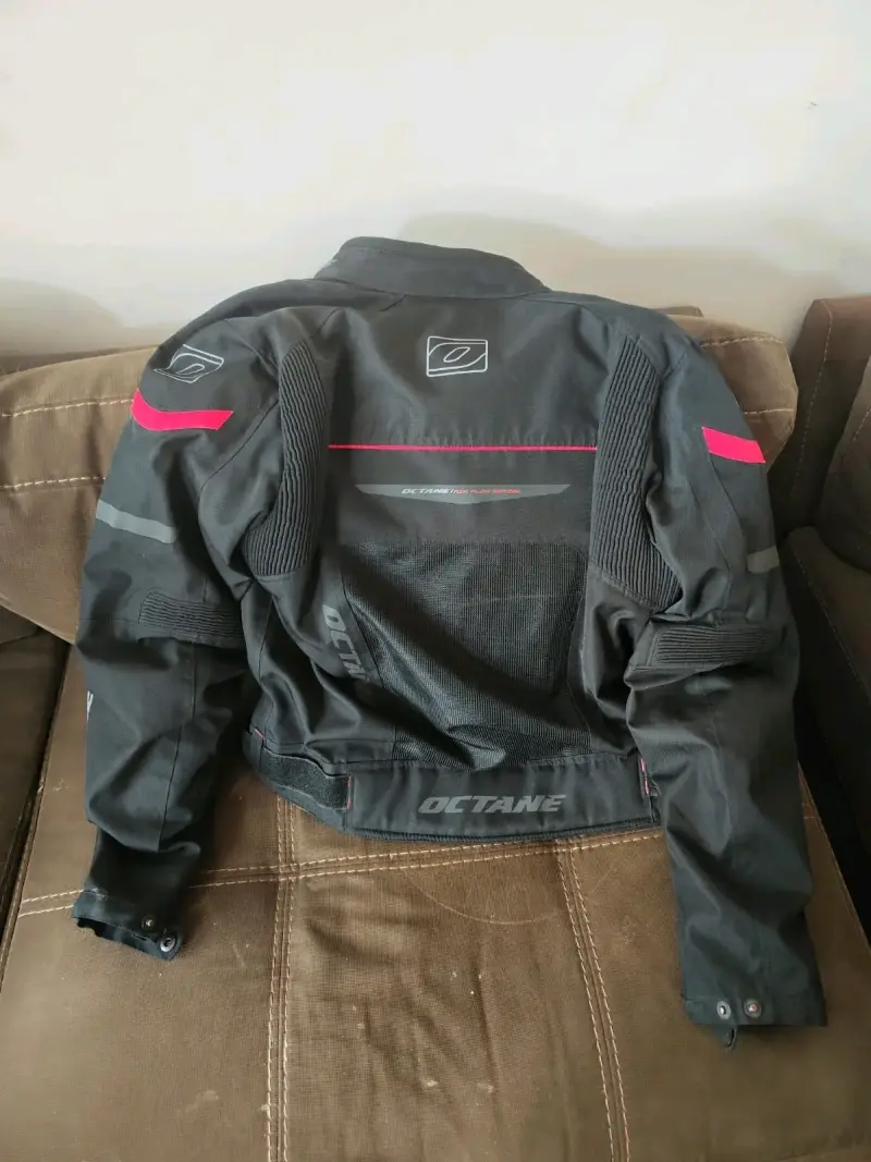 Chaqueta de moto Octane negra con detalles rojos - 2
