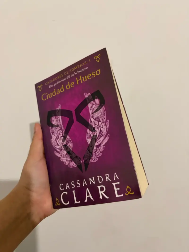 Libro Cazadores de Sombras: Ciudad de Hueso