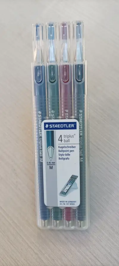 Set de 4 bolígrafos Staedtler triplus ball colores surtidos - miniatura 1