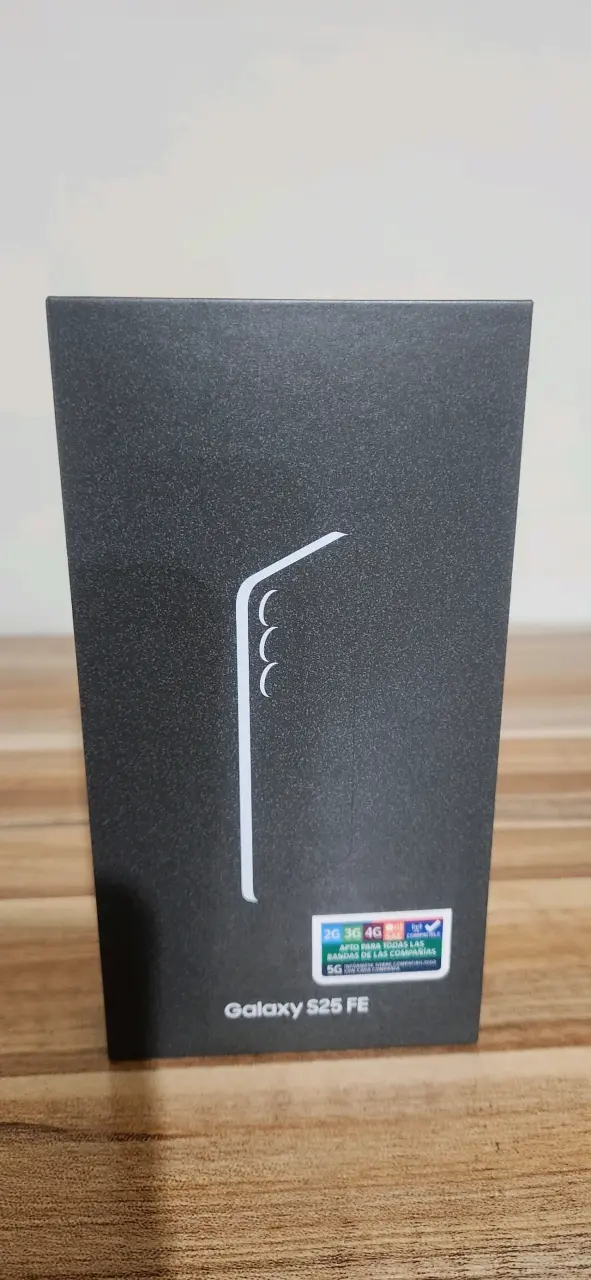 Samsung Galaxy S20 FE en caja original - 2