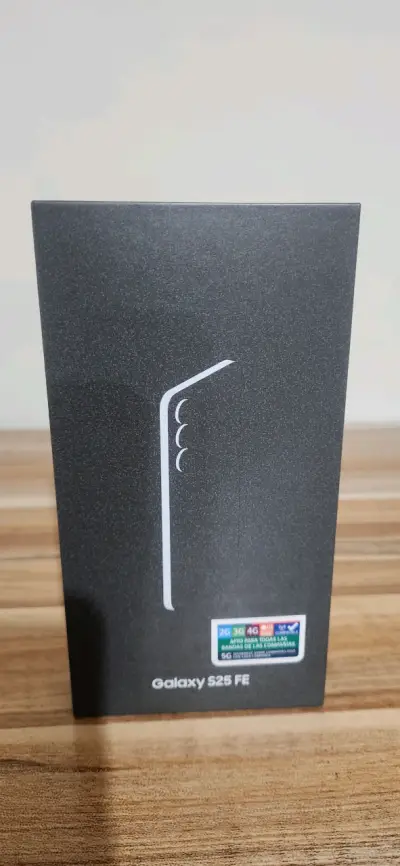 Samsung Galaxy S20 FE en caja original - miniatura 2