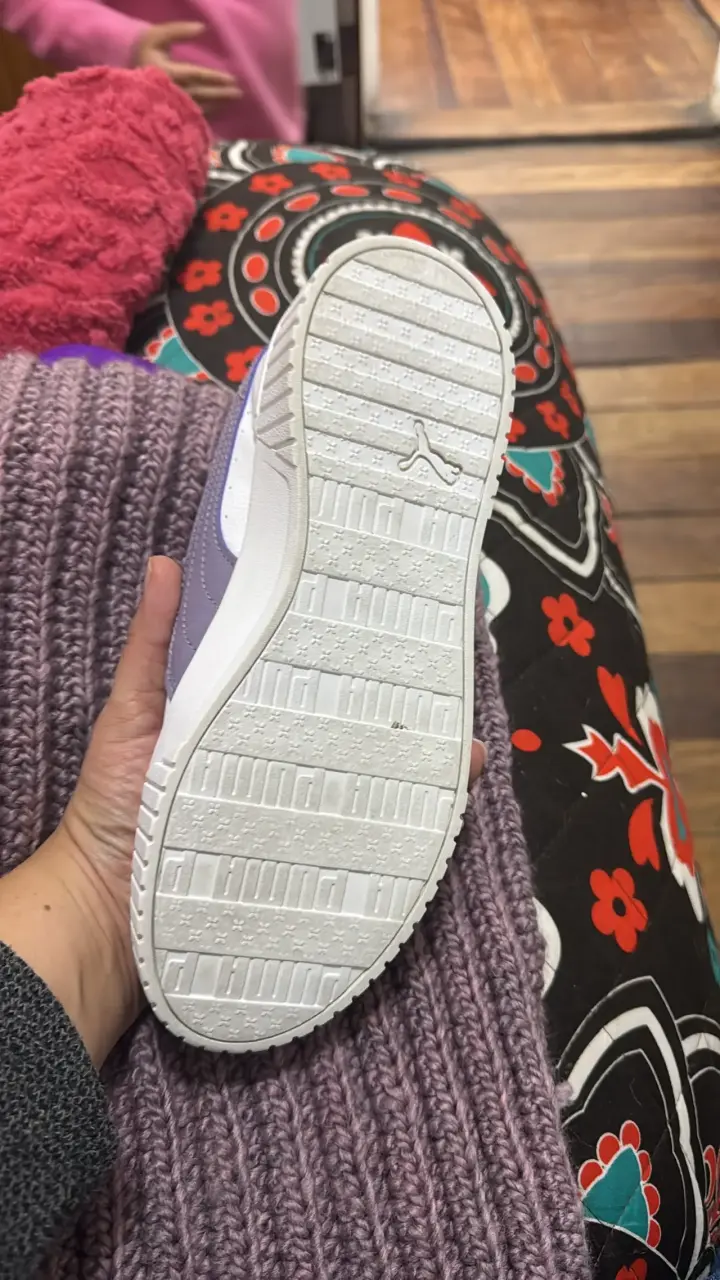 Zapatillas deportivas blancas y lilas Puma para mujer - 3
