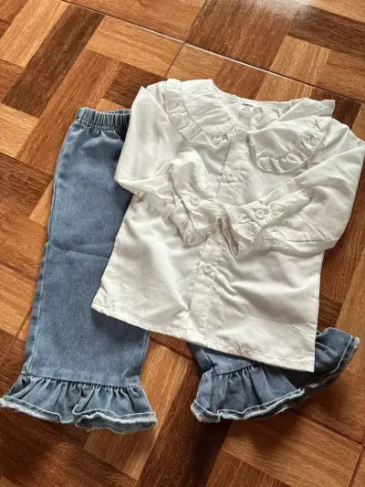 Conjunto Infantil Blusa Blanca y Pantalón Shein - miniatura 2