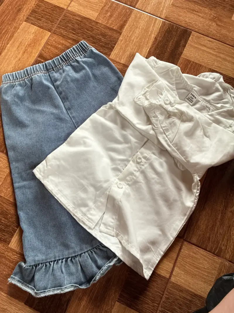 Conjunto Infantil Blusa Blanca y Pantalón Shein - 5