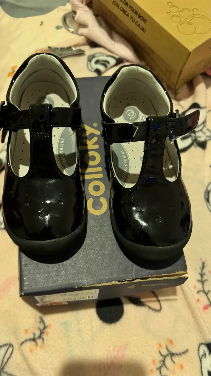 Zapatos de charol negro para niña Colloky - 2