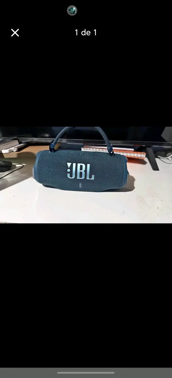 Parlante portátil JBL con asa