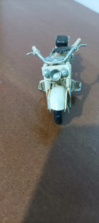 Moto decorativa vintage Modelo Harley-Davidson - miniatura 3